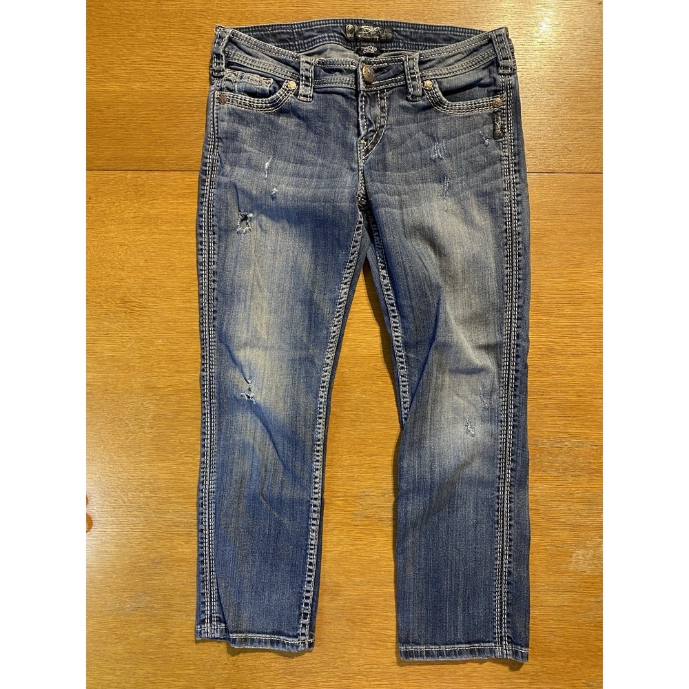 Silver Jeans Womens Twisted Capri 28 (30x24) Blue Denim Distressed Right Leg